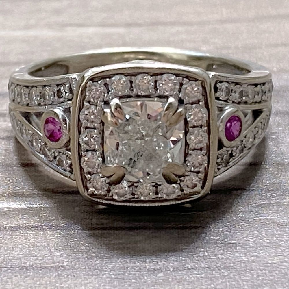 Diamond engagement ring 